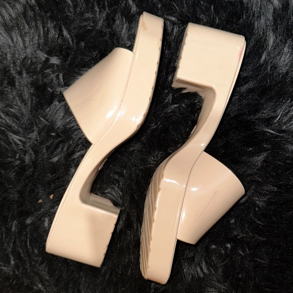 Women's Cream Slide Sandals - Picture 2 of 7
